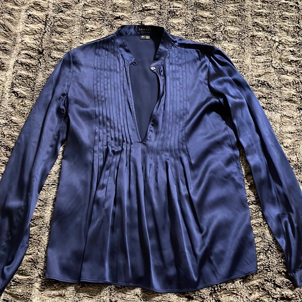 Theory blouse Petite in Navy
